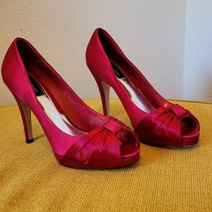 White House Black Market red satin peep toe heel size 8 NWOT